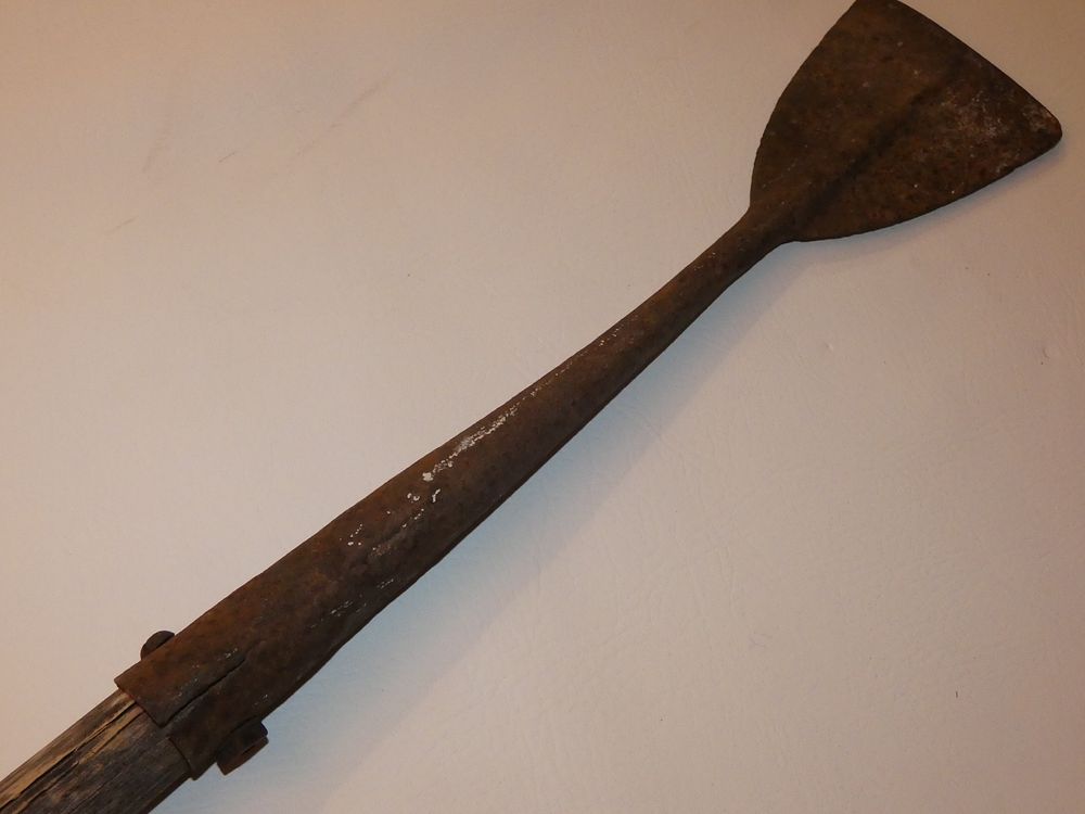 Appraisal: ANTIQUE WHALE BLUBBER FLENCING TOOL Antique whale blubber flencing spade