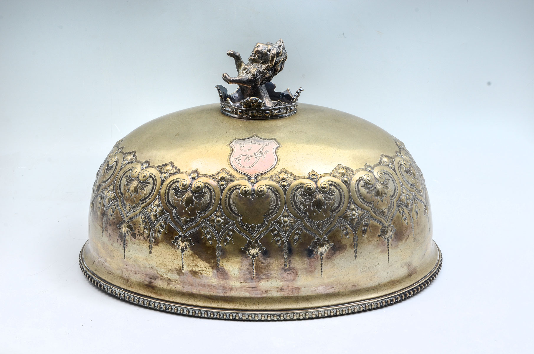 Appraisal: TURKEY DOME WITH LION CROWN FINIAL Having a floral foliate