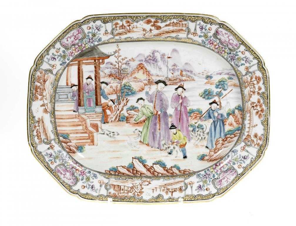 Appraisal: A DERBY DISH painted in famille rose enamels with a