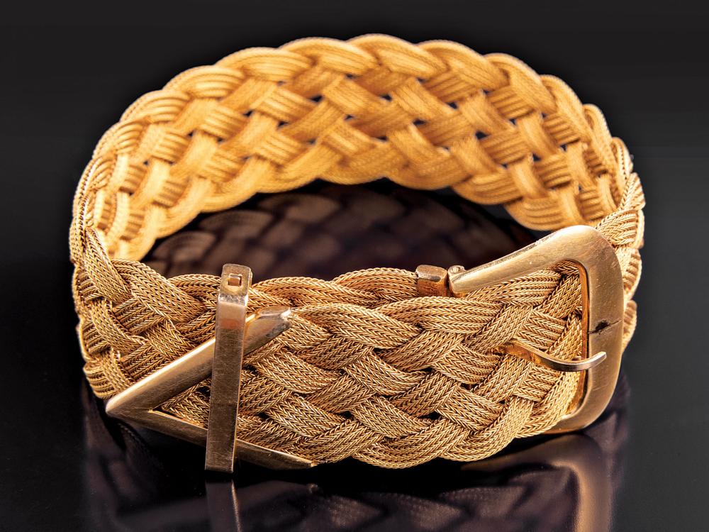 Appraisal: Antique American kt Yellow Gold Mesh Buckle Bracelet wt dwt