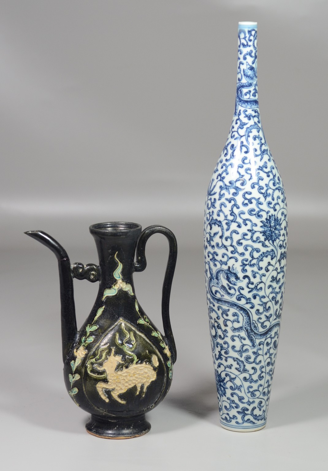 Appraisal: Pieces of Chinese pottery and porcelain to include blue and