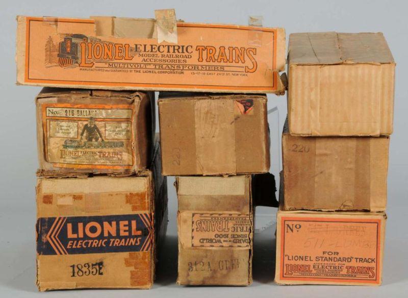 Appraisal: Lot of Lionel Standard Gauge Train Boxes Description Pre-war Includes