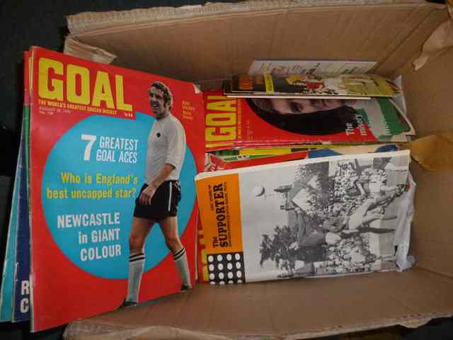 Appraisal: A COLLECTION OF SPORTING MAGAZINES football programs and other related