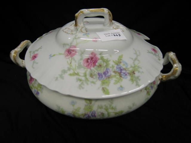 Appraisal: Haviland Limoges Porcelain Soup Tureen elegant floral