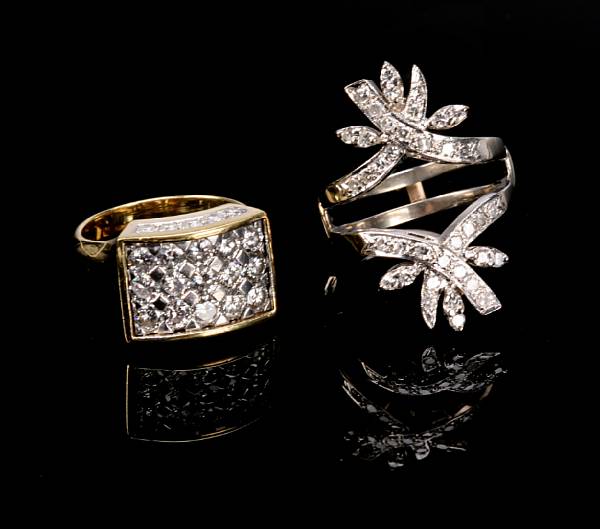 Appraisal: A diamond and k gold ring with a diamond and