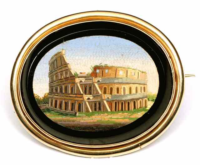 Appraisal: AN ITALIAN MICRO MOSAIC BROOCH in oval gold mount depicting