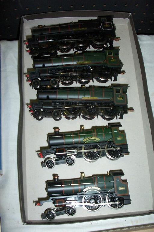 Appraisal: A collection of mainly Hornby gauge railway locomotives MT County