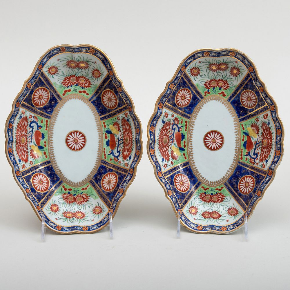 Appraisal: Pair of Chinese Export Porcelain Shaped Oval Dishes for Indian