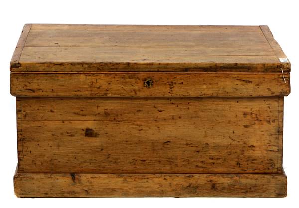 Appraisal: A pine blanket chest height in width in depth in