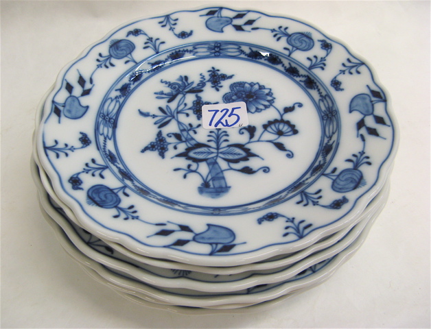 Appraisal: SIX GERMAN MEISSEN PORCELAIN SALAD PLATES in the Blue Onion