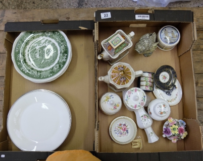 Appraisal: A collection of pottery to include Royal Doulton platinum concord