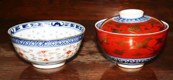 Appraisal: Two Chinese export tea bowls with plate