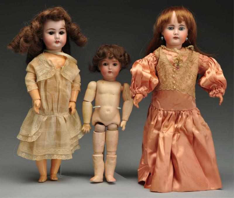 Appraisal: Lot of German Bisque Dolls Description All with bisque socket