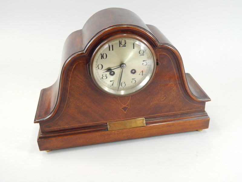 Appraisal: An Edwardian style early thC mantel clock with a silvered