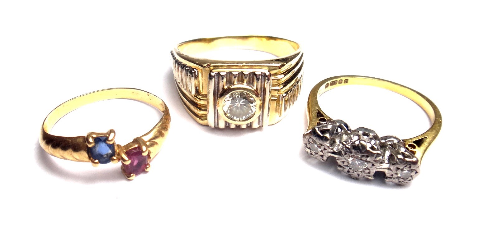 Appraisal: A gold and diamond set single stone ring collet set