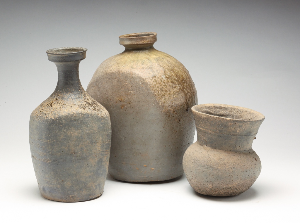 Appraisal: THREE KOREAN POTTERY VESSELS Kawa and or Silla type possibly