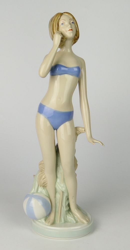 Appraisal: ROYAL DUX BATHING BEAUTY PORCELAIN FIGURINE Measures tall Condition All