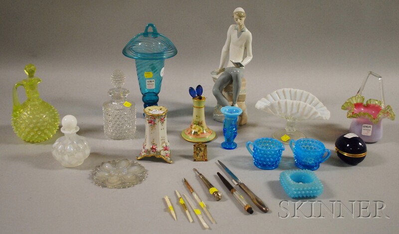 Appraisal: Eleven Pieces of Late Victorian and Victorian-style Art Glass Assorted