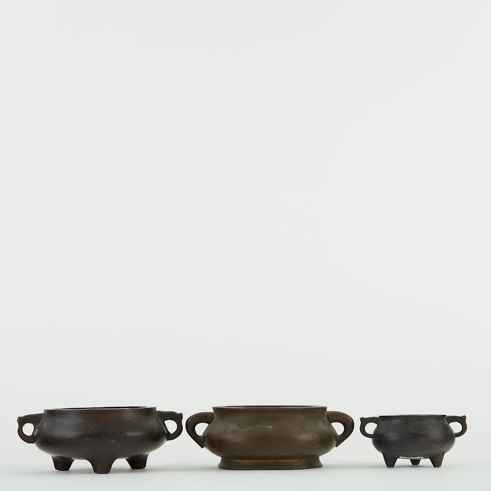 Appraisal: Grp Chinese Bronze Censers Group of three Chinese squat bronze