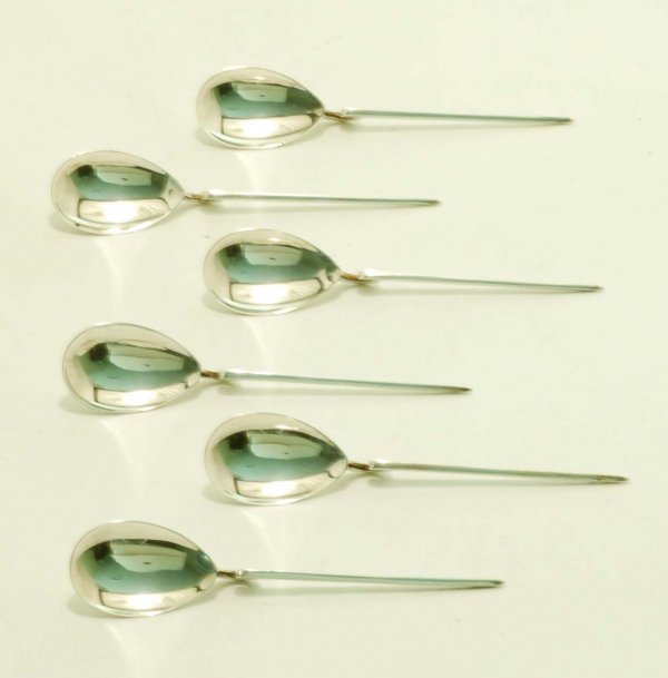 Appraisal: A cased set of six sterling silver demitasse spoons Roman