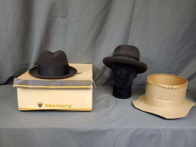 Appraisal: Two vintage men's Homburg or Fedora Hats Both are very