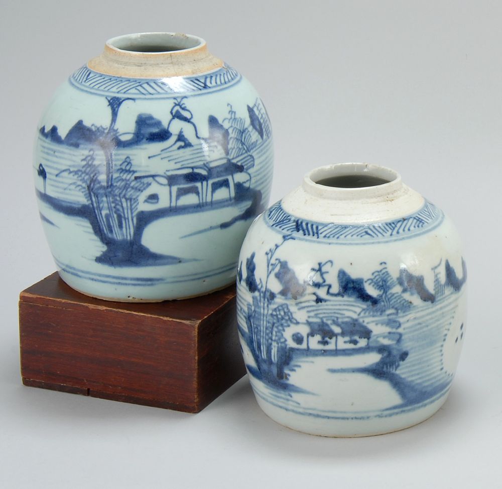 Appraisal: PAIR OF CHINESE EXPORT CANTON PORCELAIN GINGER JARS Mid- th