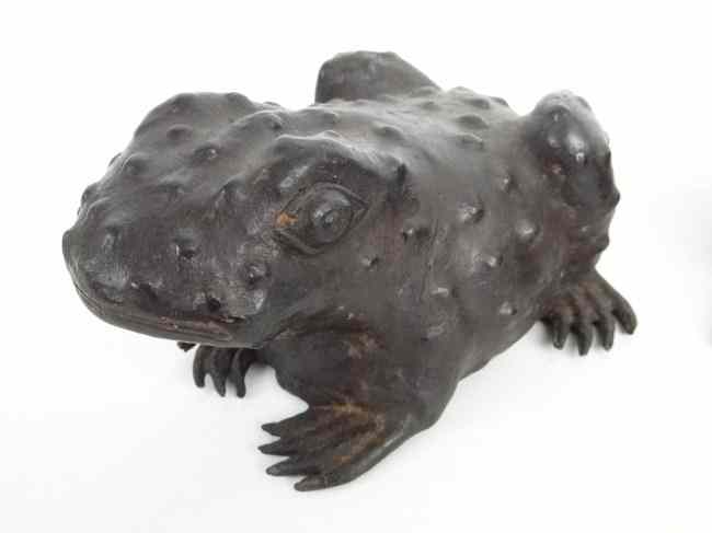 Appraisal: Lot three bronze frog ornaments