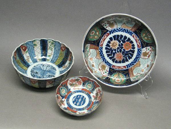 Appraisal: Three Imiar porcelain bowls Including a deep bowl witch scalloped