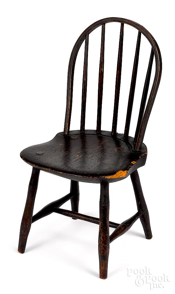 Appraisal: Child's bowback Windsor chair Child's bowback Windsor chair th c