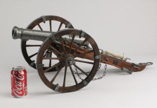 Appraisal: Tabletop model of a field artillery canon l Replica tabletop