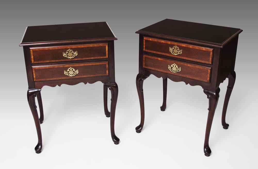 Appraisal: PAIR HICKORY AMERICAN MASTERPIECE COLLECTION NIGHTSTANDS Banded mahogany drawer fronts