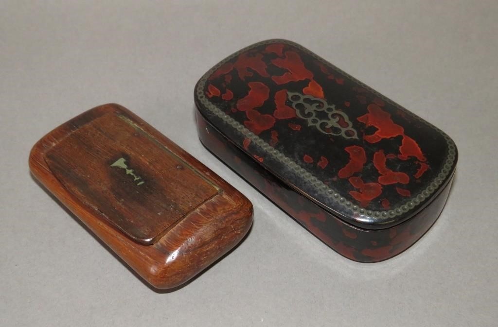 Appraisal: HINGED LID SNUFF BOXESca th century rosewood snuff box with