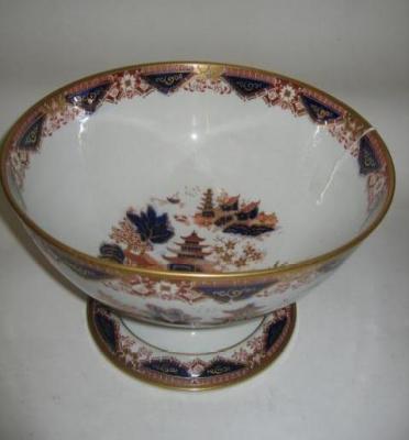 Appraisal: A GRAINGER AND CO WORCESTER PORCELAIN BOWL late th century