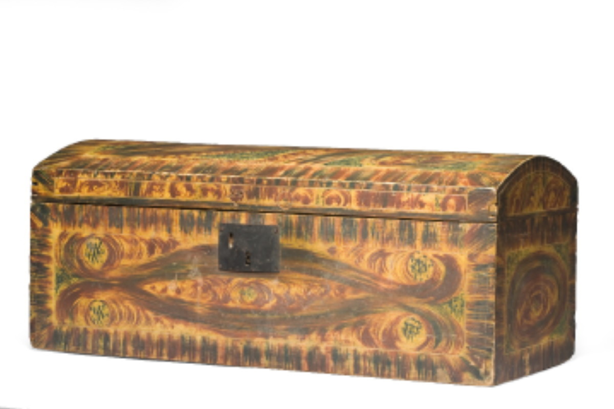 Appraisal: NEW ENGLAND FANCIFUL GRAIN-PAINTED DOME-TOP BOX CIRCA With brown and