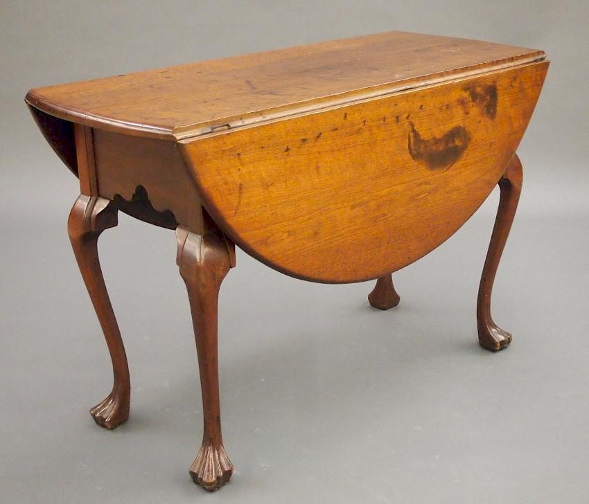 Appraisal: PA Walnut drop leaf table An th century Pennsylvania Walnut