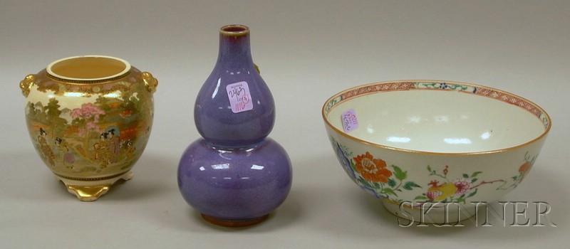 Appraisal: Chinese Export Porcelain Footed Bowl an Asian Glazed Ceramic Double-Gourd