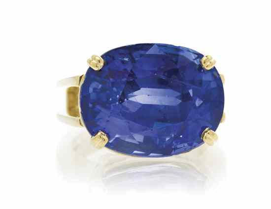 Appraisal: An Karat Yellow Gold and Sapphire Ring containing one oval