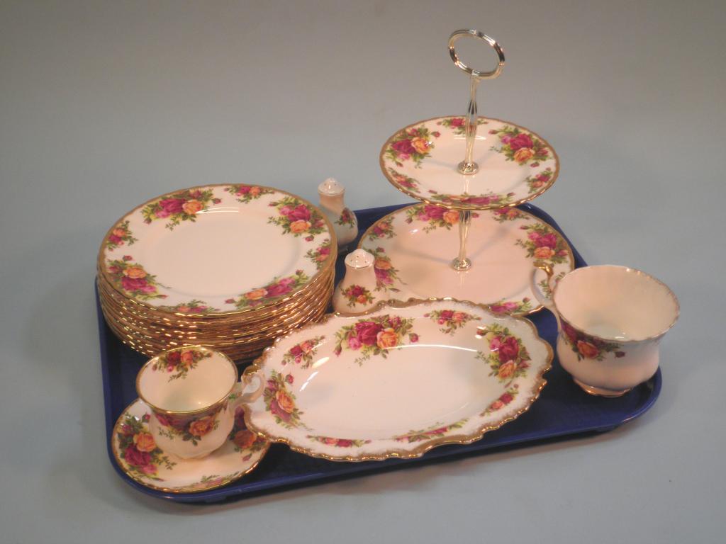 Appraisal: A large quantity of Royal Crown Derby Old Country Roses