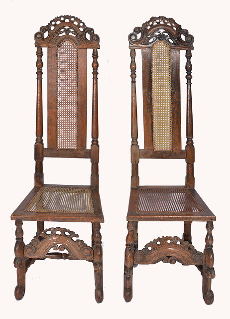 Appraisal: A PAIR OF WILLIAM AND MARY WALNUT HIGH BACK REFECTORY