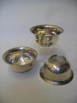 Appraisal: A SET OF SIX BOWLS maker C S Harris Sons