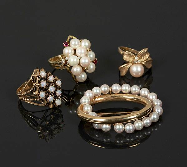 Appraisal: A collection of cultured pearl opal and gold jewelry featuring