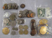 Appraisal: A quantity of coins including two and five pound coins