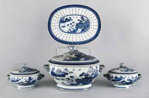 Appraisal: Two Chinese export Canton sauce tureens th c together with