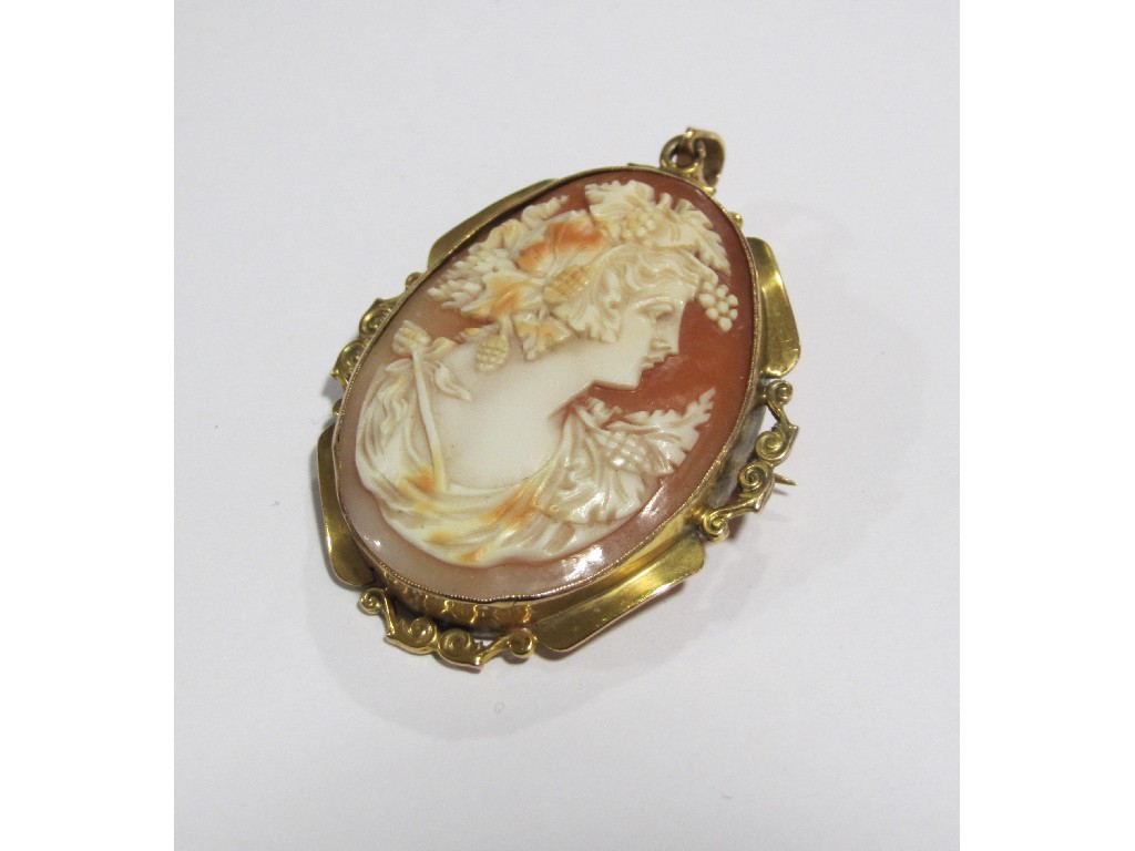 Appraisal: A cameo brooch pendant depicting a maiden in profile with