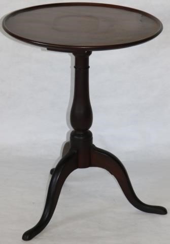 Appraisal: TH C AMERICAN QUEEN ANNE MAHOGANY CANDLE STANDWITH ROUND DISH