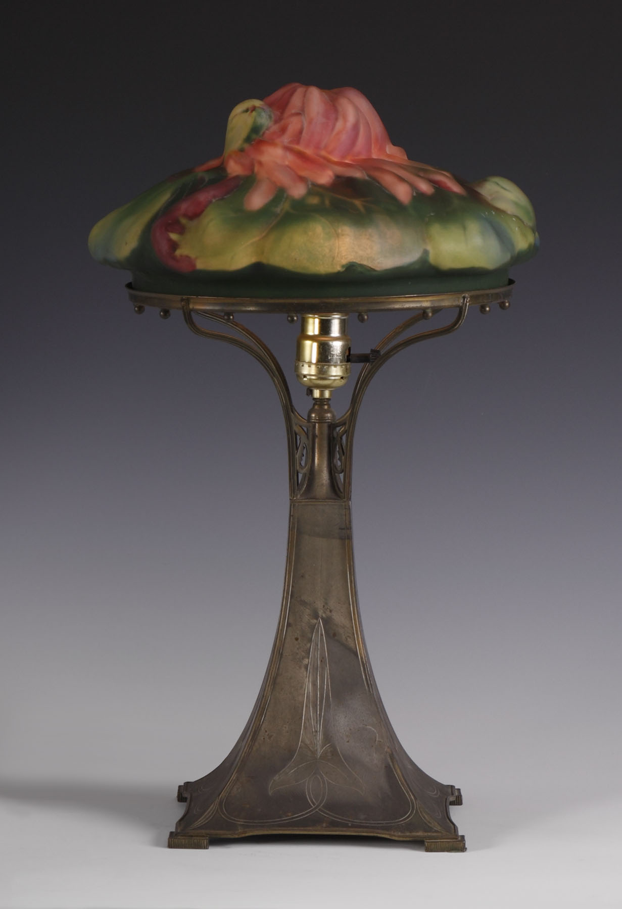 Appraisal: Pairpoint Puffy Lotus Lamp Faint signature on shade Patinated metal