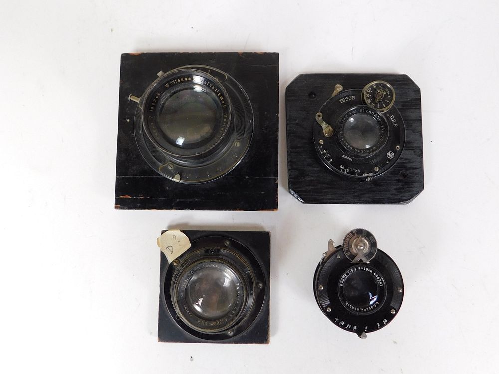 Appraisal: Lot of Lenses and Shutters Lot of lenses and shutters