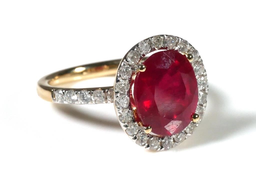 Appraisal: Natural ruby and diamonds ring set in k yellow gold