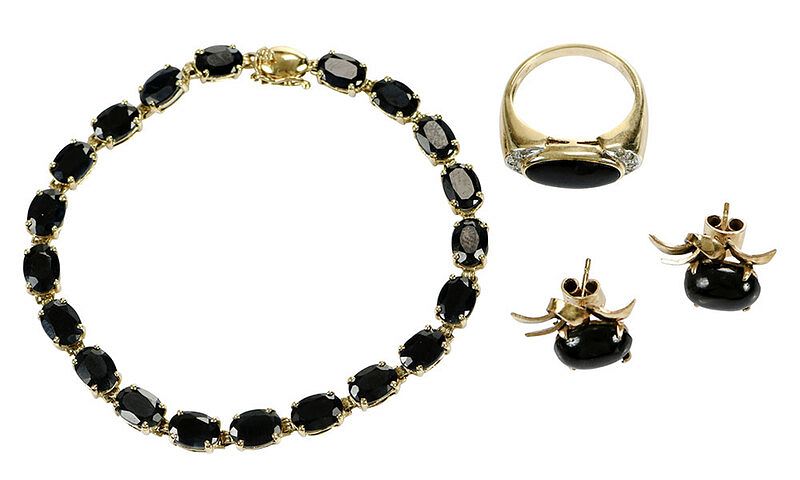 Appraisal: Three Pieces kt Gemstone Jewelry bracelet oval faceted very dark