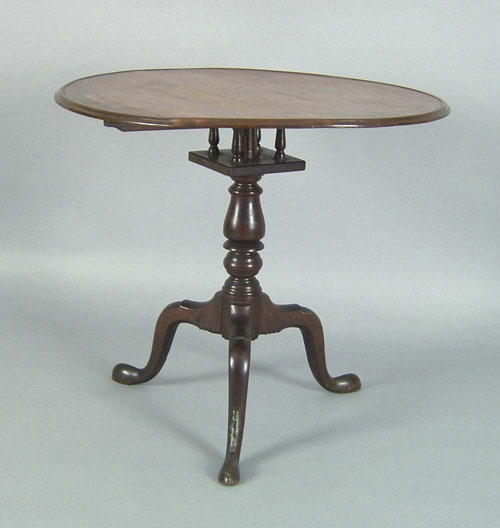 Appraisal: Pennsylvania Queen Anne walnut tea table ca the dish top